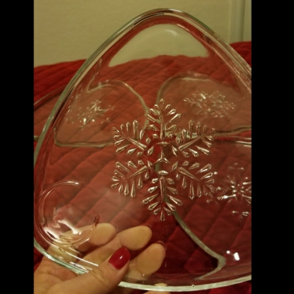 Vintage Indiana Glass Snowflake Snack Plate Set